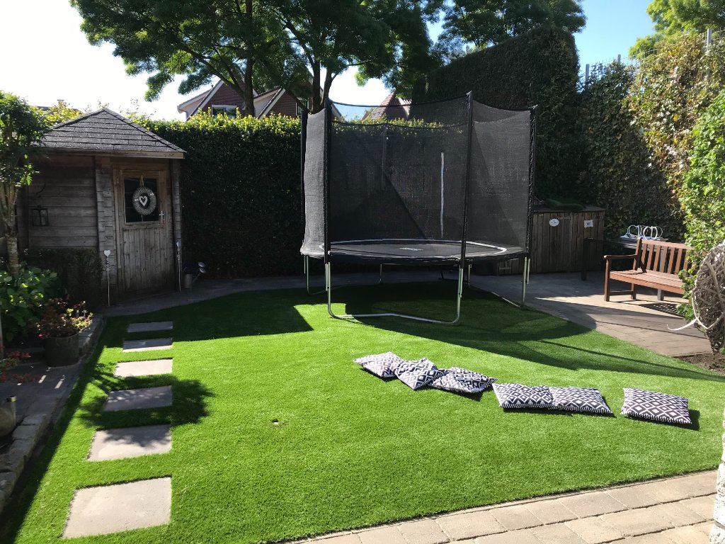  Laying Artificial Turf  thumbnail